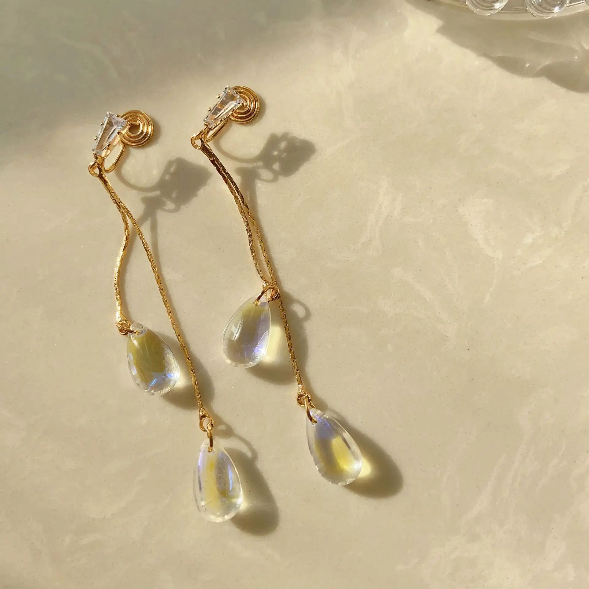 Tippet Line - Classical Temperament Dazzling Water Drop Ear